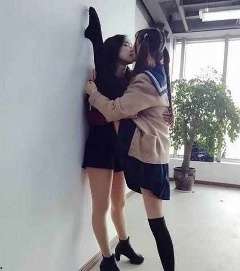 一字马吃瓜网红,揭秘网络红人的另类魅力  第3张